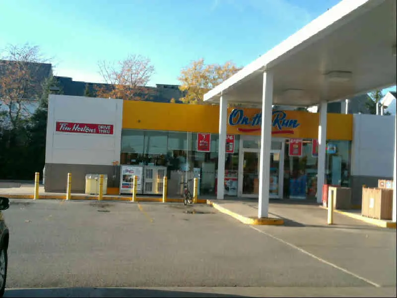 Tim Hortons at 1499 Upper Middle Road, Oakville