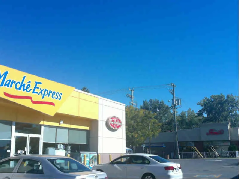 Tim Hortons at 2025, Boul. Arthur-Sauve, Laval