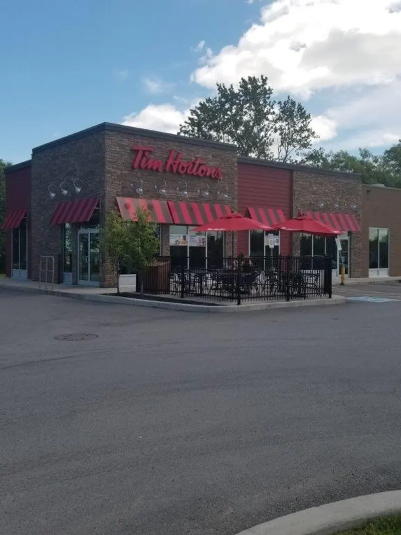 Tim Hortons at 2440, Rue Henry Ford, Vaudreuil-Dorion
