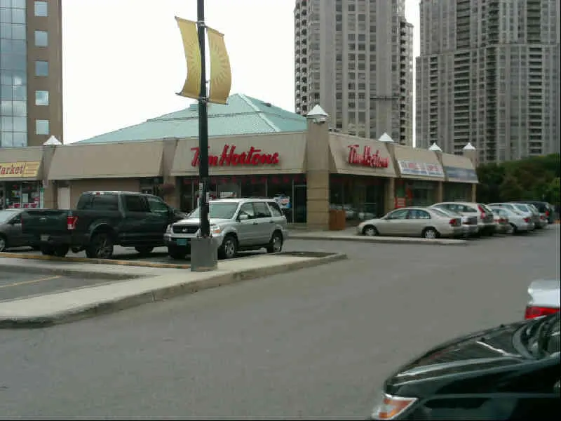 Tim Hortons at 30 Eglinton Ave W, Mississauga