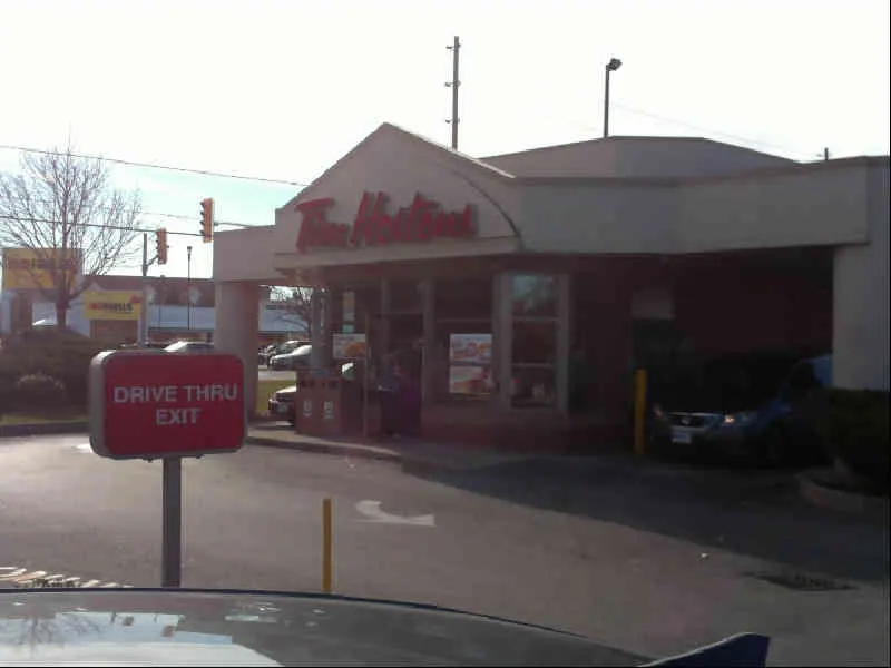 Tim Hortons at 33 Lakeshore Rd W, St. Catharines