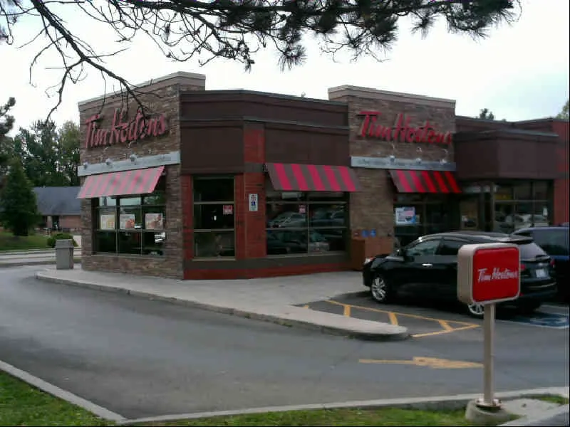 Tim Hortons at 3476 Glen Erin Drive, Mississauga