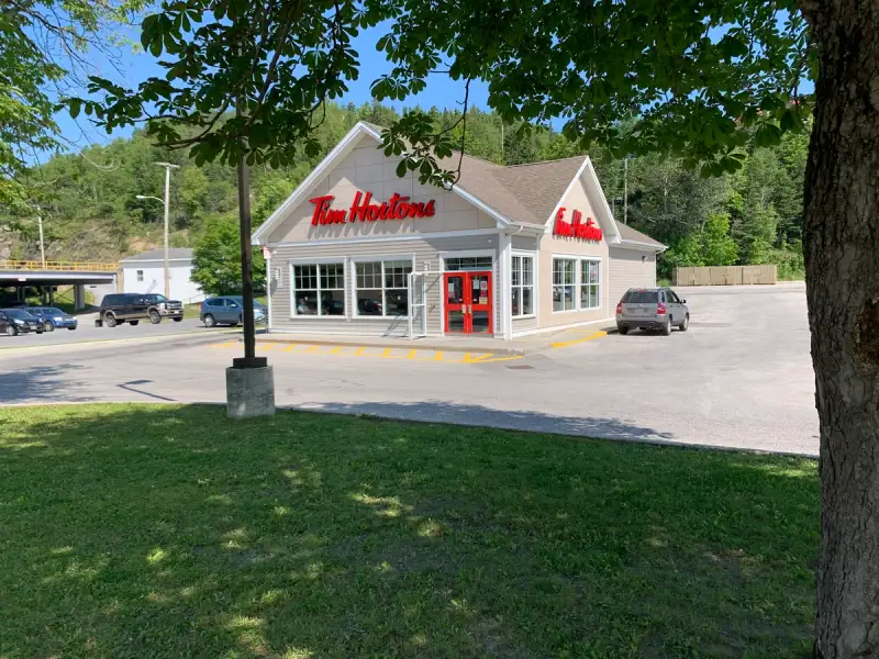 Tim Hortons at 525 Welland Ave, St. Catharines