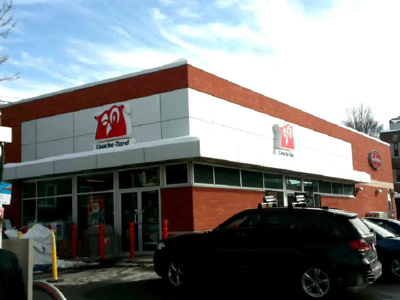 Tim Hortons at 5405, Boulevard Decarie, Montreal