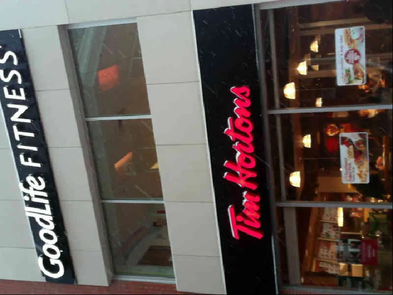Tim Hortons at 880 16Th Avenue Sw, Calgary