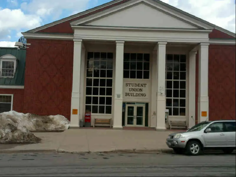 Tim Hortons at UNB – Student Union Building UNIVERSITY OF NEW BRUNSWICK, Fredericton